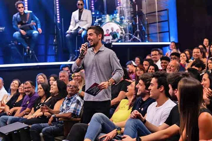 Na atração, ele atuou como assistente de palco ao lado da jornalista Anne Lottermann. 
