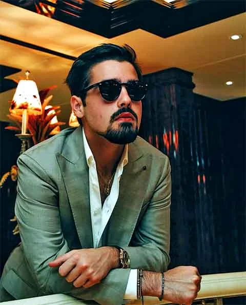 A primeira aparição de João Silva na televisão aconteceu em 2014, quando tinha apenas dez anos e apareceu no “Domingão do Faustão” no Desafio do Balde de Gelo - campanha de conscientização e arrecadação de fundos para a pesquisa da Esclerose Lateral Amiotrófica, doença neurodegenerativa conhecida como ELA. 
