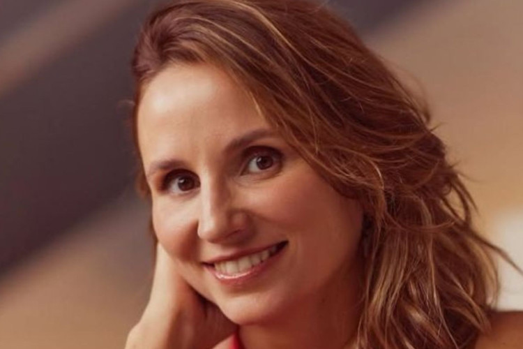 A diretora Petra Costa, que lan&ccedil;ou "Apocalipse nos Tr&oacute;picos" e j&aacute; foi indicada ao Oscar por "Democracia em Vertigem".