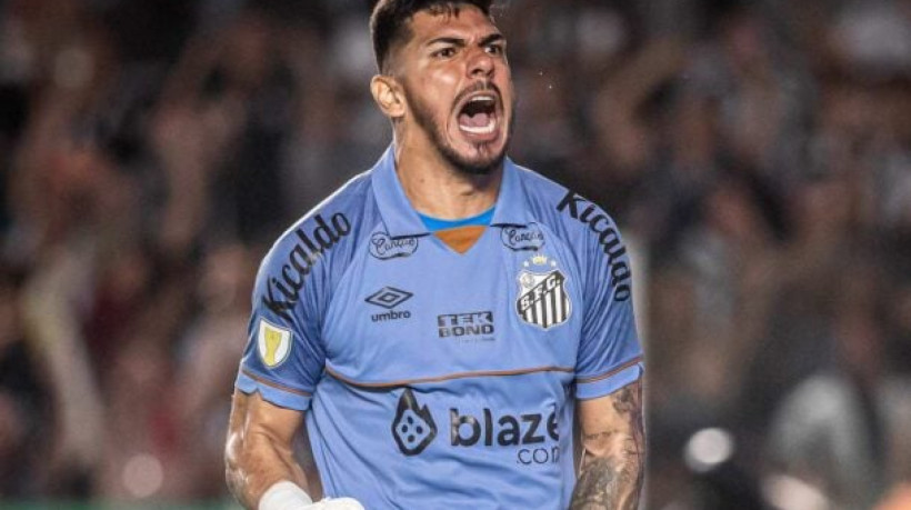 Sem espaço e em busca de ritmo, João Paulo avalia empréstimo com opção de compra após recusar ofertas de clubes brasileiros.

