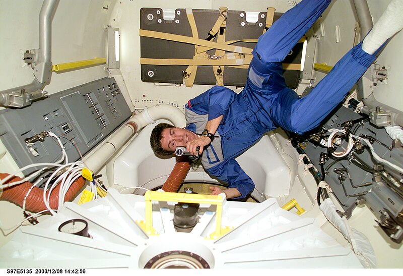 O caos político provocado pelo fim do país, com a independência de 15 repúblicas, deixou Krikalev aprisionado na estação.