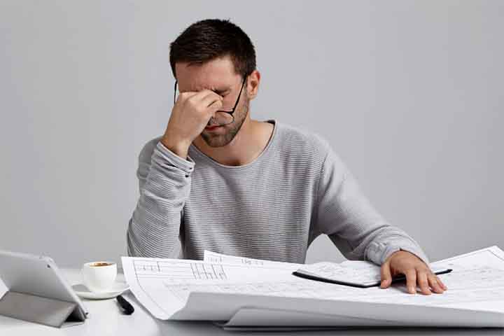 Não existe tratamento antiviral para a caxumba, então o tratamento consiste em ações que possam aliviar os sintomas, como repouso, hidratação adequada, uso de analgésicos e antitérmicos para controle da febre e dor. 
