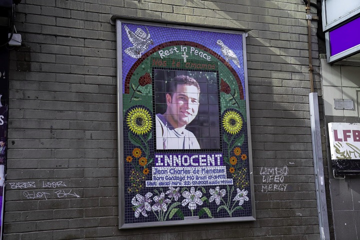 Foi um material incrivelmente difícil de debater, e de entender o que você queria dizer. Foi extremamente importante conversar com o maior número possível de pessoas e fazer a pesquisa, disse ele.