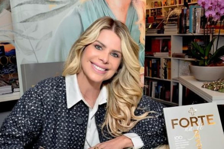 Karina Bacchi venceu o jogo com popularidade constante.