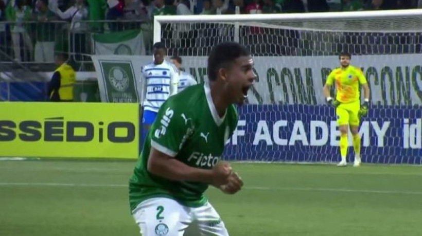 Com gol do artilheiro Riquelme Fillipi no fim, Verdão vence por 2 a 1 e garante a vaga na decisão para defender o seu título na competição