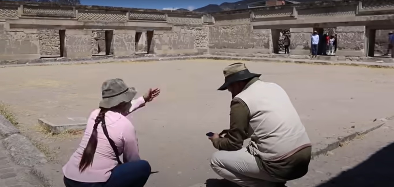 A descoberta foi feita em julho de 2023 por uma colaboração de geofísicos, engenheiros, arqueólogos e especialistas em conservação do Instituto Nacional Mexicano de Antropologia e História (INAH) com a Universidade Autônoma do México e o Projeto ARX.