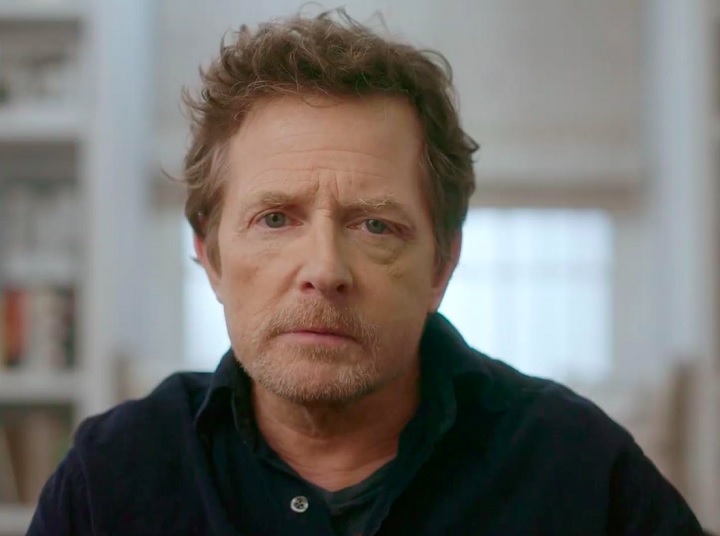 No documentário, J. Fox fala ainda sobre o impacto do diagnóstico de Parkinson na sua vida seguido do uso de bebida alcoólica e como isso afetou sua família.