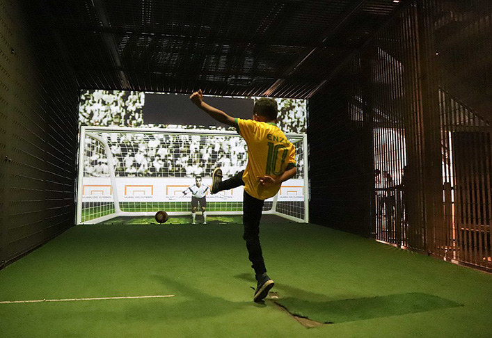 Museu do Futebol (São Paulo): Construído no Estádio do Pacaembu em 2008, tem três andares e conta a história do futebol no Brasil. Tem mostras permanentes e temporárias, com material audiovisual, a primeira biblioteca especializada em futebol no Brasil e atividades interativas com o público.