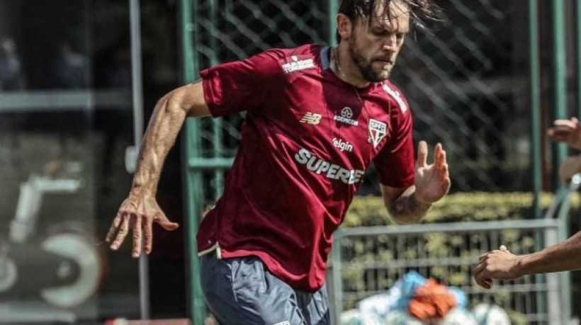 Zagueiro participou de atividade no CT da Barra Funda junto com jogadores que não atuaram na partida contra o Sport