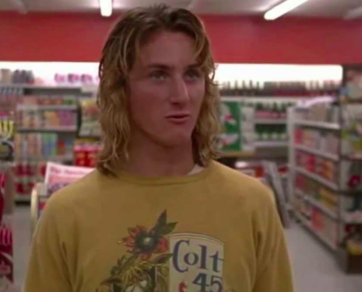 Em 1982, Sean Penn protagonizou seu primeiro filme, a comédia Picardias Estudantis. A trama aborda as aventuras de um grupo de estudantes do ensino médio do sul da Califórnia.