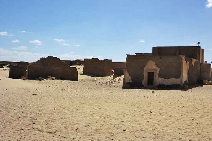 Tuna al-Gebel é uma região arqueológica localizada no centro do Egito, a oeste da cidade de Mallawi, na província de Minya.