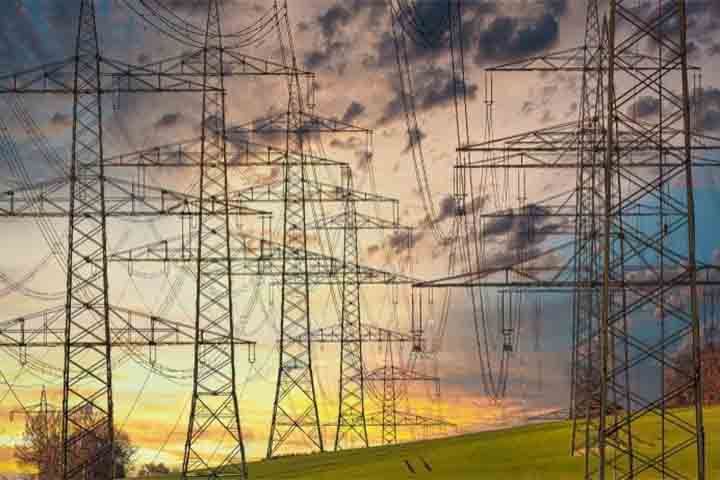 Enquanto um data center convencional de 20 MW consome energia equivalente a aproximadamente 80 mil casas, os centros de IA prometem multiplicar esse impacto por dezenas ou até centenas de vezes. 
