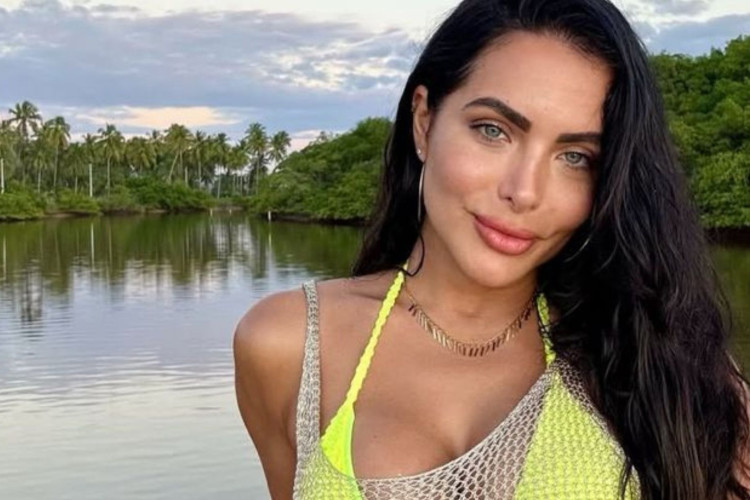 Carla chegou a estudar Engenharia Mecânica antes de seguir carreira como modelo e bailarina de TV.