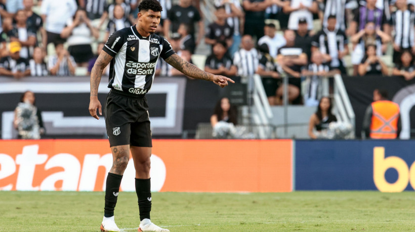 FORTALEZA, CEARÁ, BRASIL, 16-08-2025: Marcos Victor em Jogo Ceará x Bragantino pelo Campeonato Brasileiro Serie A na Arena Castelão. (Foto: Samuel Setubal/ O Povo)