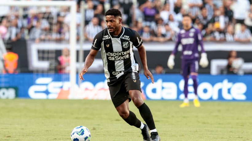 FORTALEZA, CEARÁ, BRASIL, 16-08-2025: Fabiano Souza em Jogo Ceará x Bragantino pelo Campeonato Brasileiro Serie A na Arena Castelão. (Foto: Samuel Setubal/ O Povo)