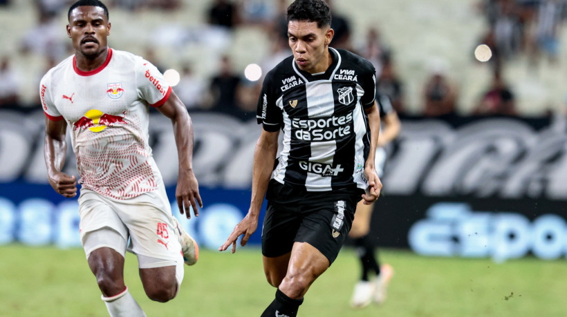 Paulo Baya em jogo do Ceará contra o Bragantino pelo Campeonato Brasileiro Serie A