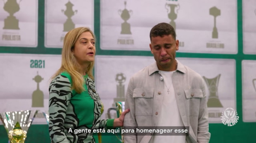 Em lágrimas, Marcos Rocha se despede do Palmeiras