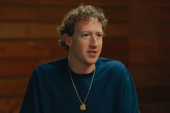 Quando sua primeira filha nasceu em 2015, Zuckerberg já havia anunciado que doaria 99% de suas ações da empresa - que hoje valem bilhões - para melhorar o mundo.