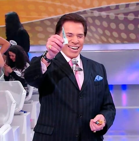 Hoje o Grupo Silvio Santos tem mais de 30 empresas. Entre elas, Liderança Capitalização (TeleSena), Banco PAN e Jequiti.  Seu patrimônio é avaliado em mais de R$ 7 bilhões. Silvio criou o bordão: Quem quer dinheiro? Ele distribuía prêmios nos programas. Desde cédulas jogadas à plateia até casas e carros.