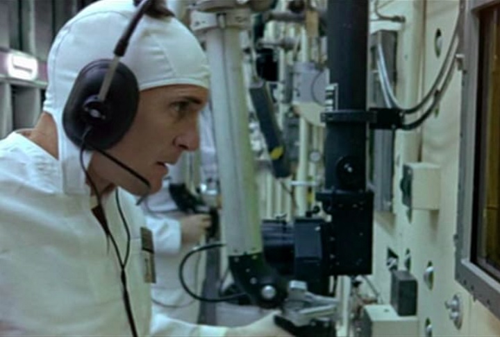 Inclusive, sua estreia como diretor de longa-metragem veio em 1971 com THX 1138, uma ficção científica de tom distópico baseada em um curta feito na universidade.