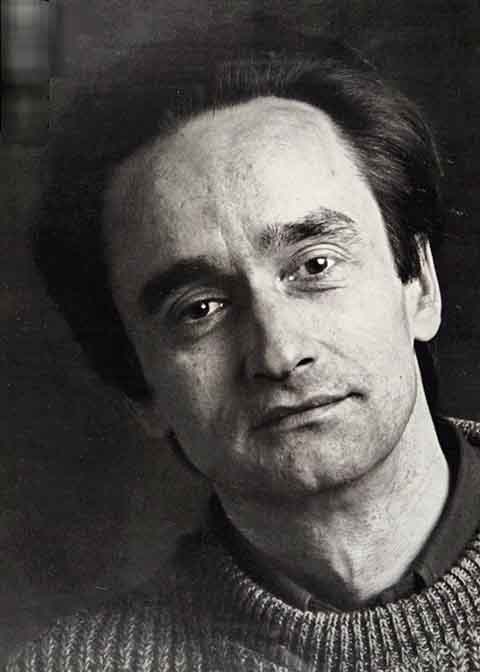 Estudou atuação na Boston University, sob a orientação de Peter Kass, e colaborou com outros futuros astros como Olympia Dukakis e Faye Dunaway. Antes disso, foi taxista e fotógrafo para se sustentar e iniciar sua carreira nas artes dramáticas.