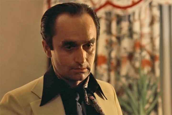 Em 1968, Cazale apareceu em seu grande papel na televisão, interpretando Tom Andrews no episódio The Peep Freak no drama policia