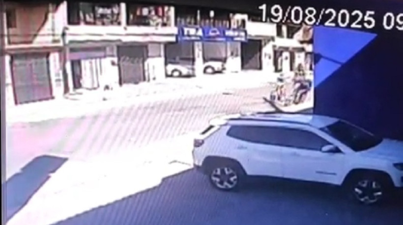 Homicídio registrado no bairro Granja Portugal foi flagrado por câmera. Outros assassinatos ocorreram em Fortaleza na manhã desta terça-feira, 19