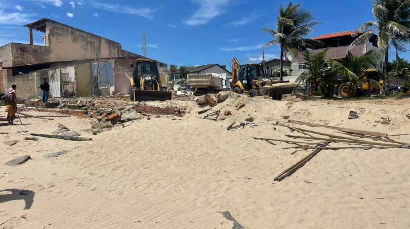 Justiça Federal determina demolição de barraca na Praia de Iparana, em Caucaia