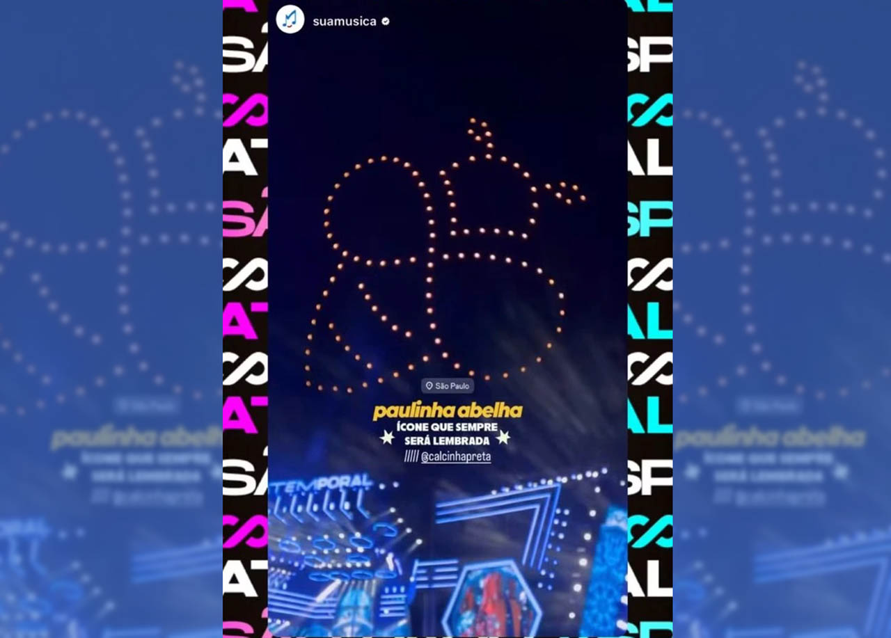 O momento mais emocionante foi a homenagem a Paulinha. Um show de drones formou o rosto da cantora e o símbolo de uma abelha no céu, enquanto a banda cantava sucessos como Louca Por Ti e Paulinha, eternizados por sua voz.