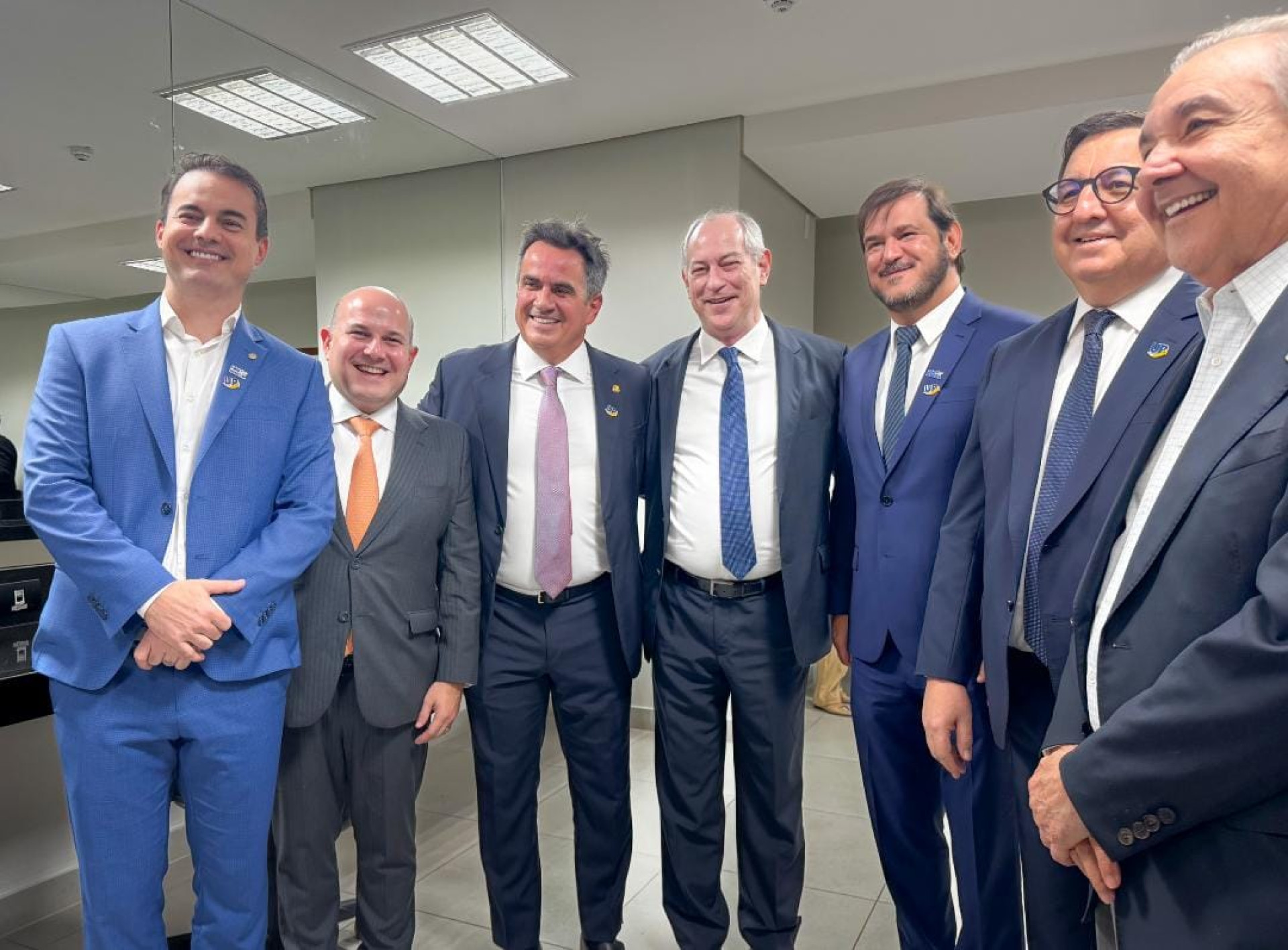 Ciro Gomes em encontro com Capitão Wagner, Roberto Cláudio, Ciro Nogueira e Antônio Rueda (Foto: Via: Whatsapp/O POVO)
