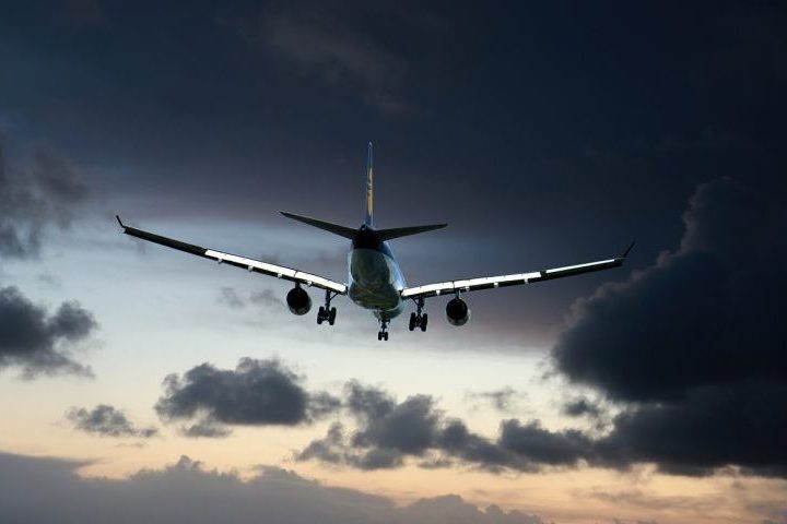 O voo partia de Kuala Lumpur, na Malásia, a caminho de Perth, na Austrália.