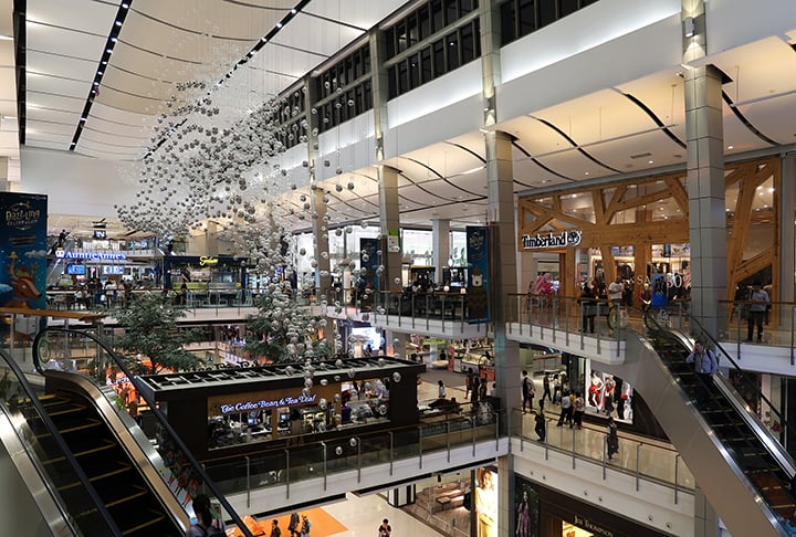 Com a obra, houve ampliação do shopping, que passou a abranger 600 lojas, um centro de convenções, um estacionamento subterrâneo para sete mil carros, hotel 5 estrelas e opções de lazer como pista de patinação no gelo. 