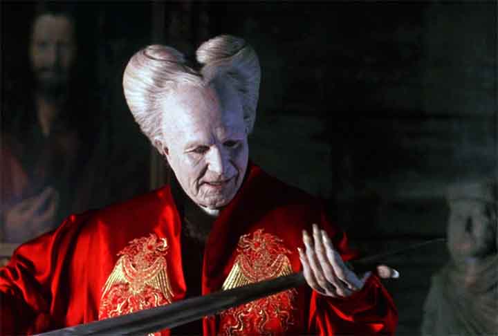 Em 1992, ele incorporou o Conde Drácula em Drácula de Bram Stoker, dirigido por Francis Ford Coppola.
