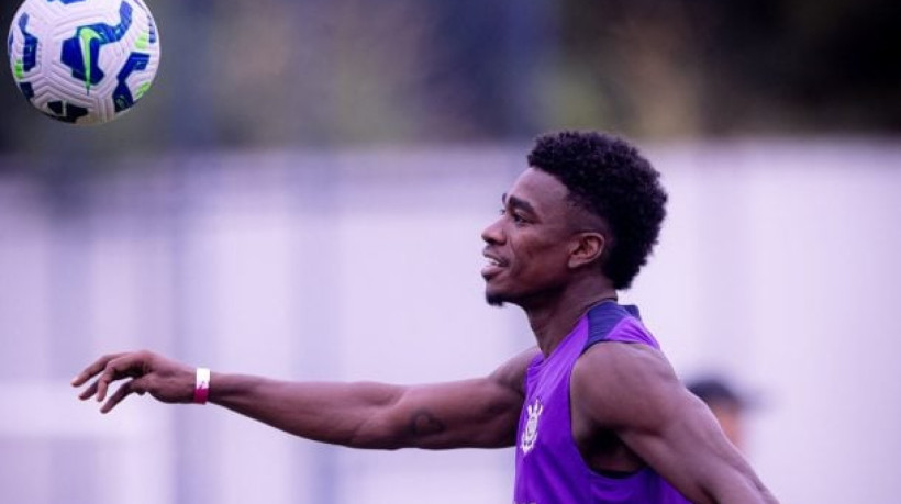 Após duas recusas, diretoria alvinegra estuda oferta superior e busca recursos com adiantamentos para resolver pendência