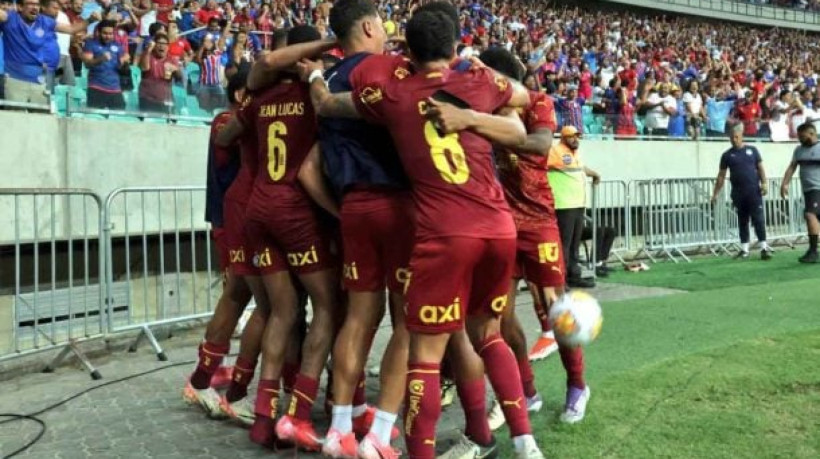 Esquadrão jogou melhor durante todo o jogo, teve dificuldades para criar oportunidades, mas chegou ao triunfo nos acréscimos