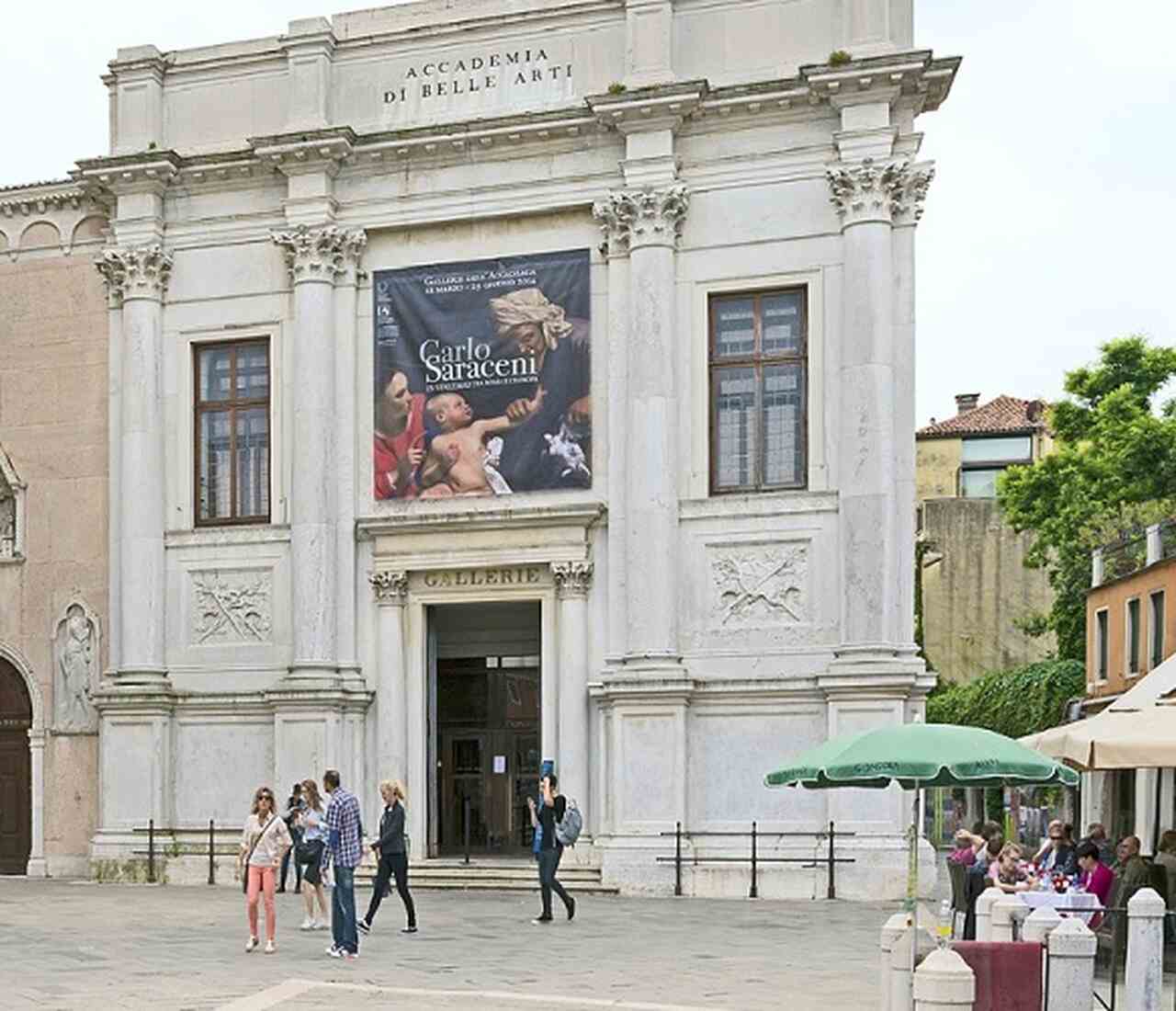 Gallerie dell'Accademia (1750): Museu que abriga uma das maiores coleções de arte veneziana, com obras de mestres como Bellini, Tiziano e Veronese, desde o Renascimento até o século XVIII