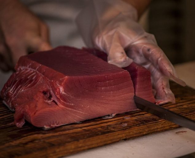 Por outro lado, o atum é uma ótima fonte de minerais, proteínas, ômega 3 e vitaminas que fazem bem para o corpo. 