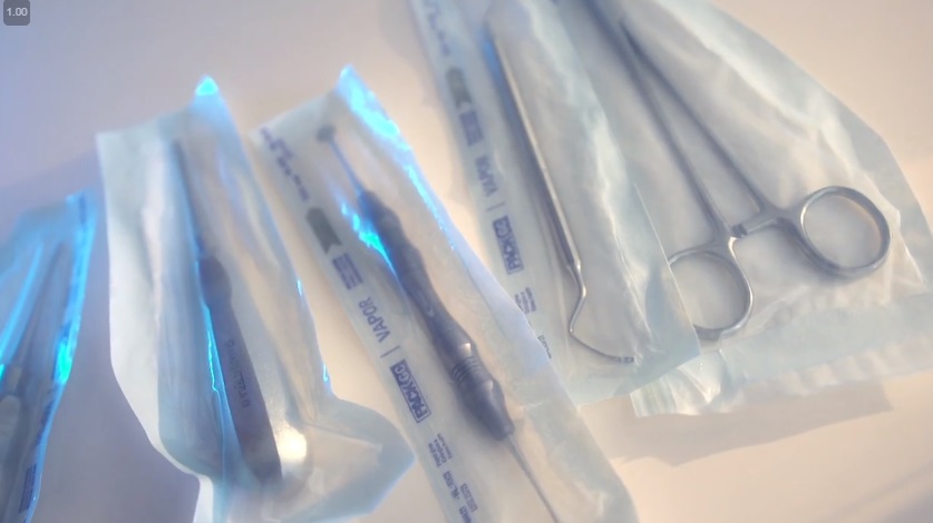 A dentista de Isadora recomendou que ela também extraísse o dente do siso do lado esquerdo por precaução. Foi quando a história ganhou um final trágico e inesperado. 