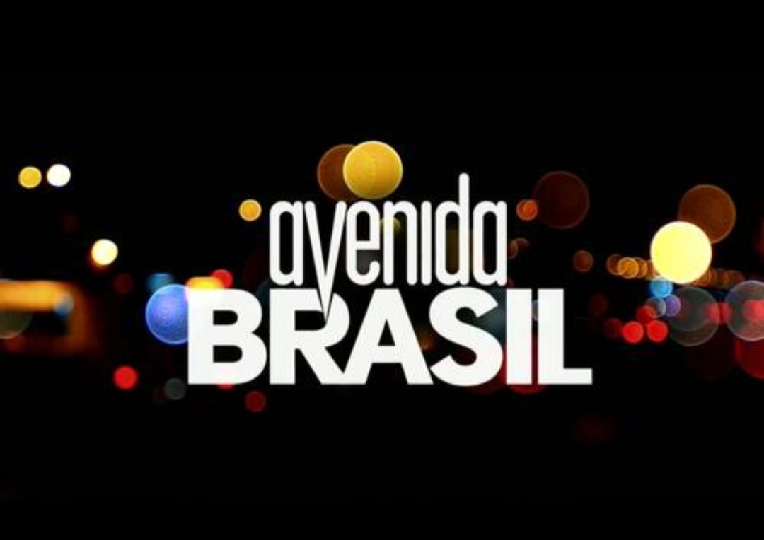 1º – Avenida Brasil (2012) – Dirigida por Ricardo Waddington, Amora Mautner e José Luiz Villamarim; estrelada por Débora Falabella e Adriana Esteves. 