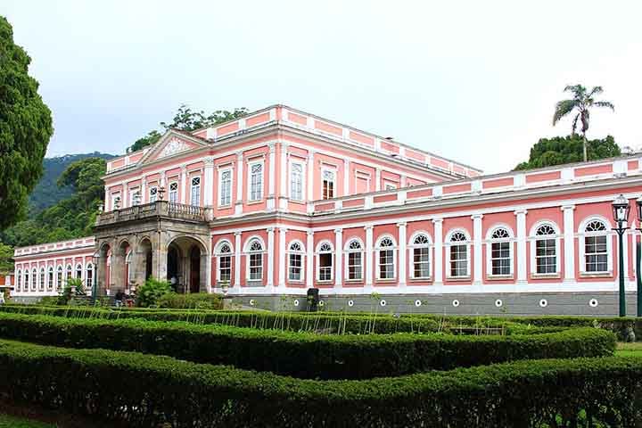 O espaço, além de patrimônio histórico, é também um símbolo da cidade de Petrópolis, que nasceu justamente da presença da corte e da construção do palácio.