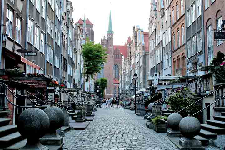 Gdańsk também foi cenário do estopim da Segunda Guerra Mundial, com o ataque alemão à guarnição polonesa na península de Westerplatte, em 1º de setembro de 1939.