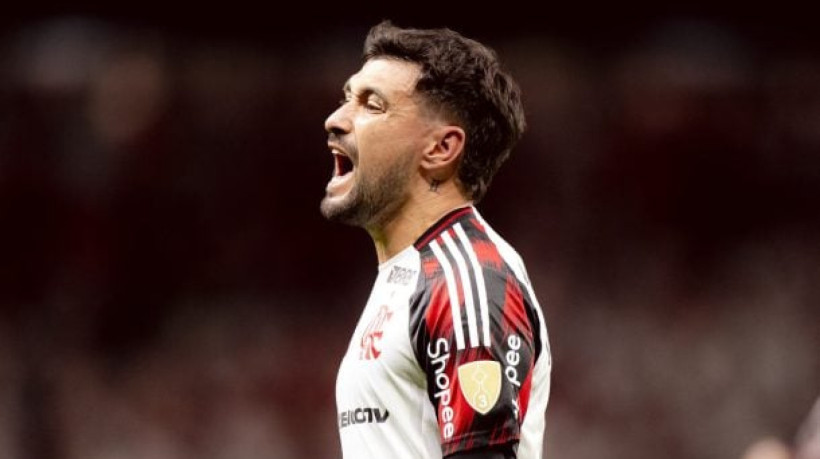 Meia e atacante marcaram os gols que selaram a vitória e classificação do Rubro-Negro às quartas de final da Libertadores