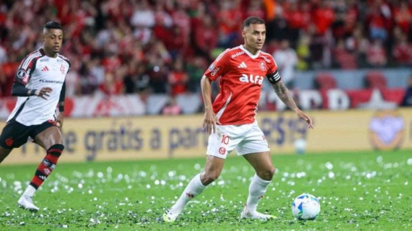 Colorado perdeu para o Flamengo por 2 a 0 e foi eliminado nas oitavas de final da Libertadores
