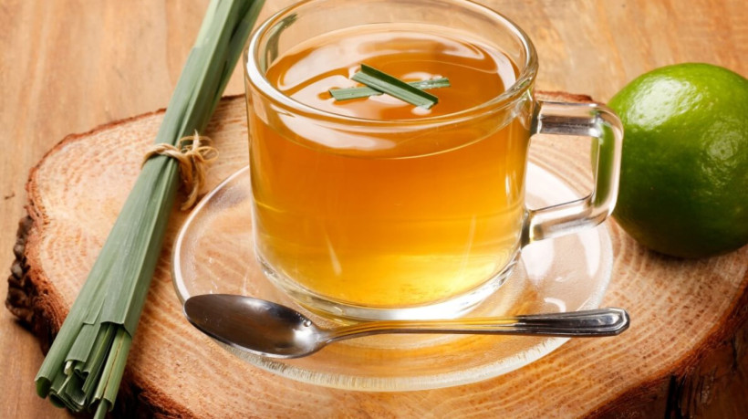 8 benefícios do chá de capim-limão para a saúde