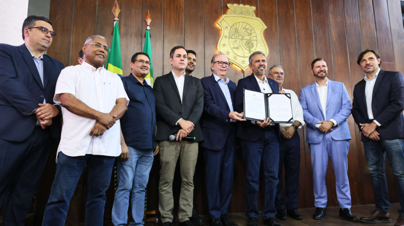 Medidas do Governo do Ceará foram assinadas nesta quinta-feira, 21, no Palácio da Abolição