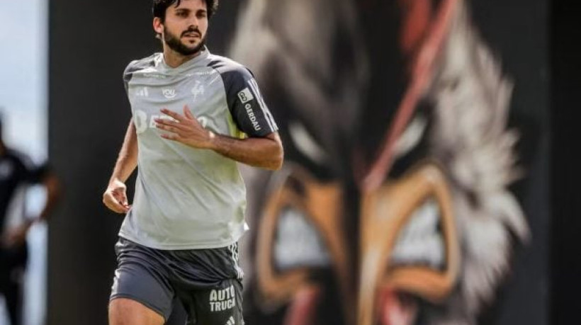 Defensor já está no Rio de Janeiro para assinar contrato, mas aguarda documentação sobre a rescisão com o Atlético-MG para selar acordo