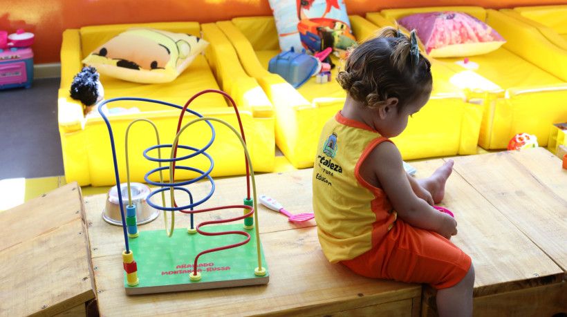 Cerca de tr&ecirc;s mil crian&ccedil;as esperam por vagas em creches