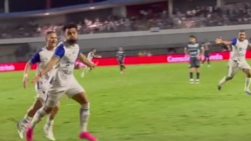 Thiago Santos, aos 39 minutos da segunda etapa, garante o 1 a 0 do time sergipano, que encara o Bahia na grande decisão