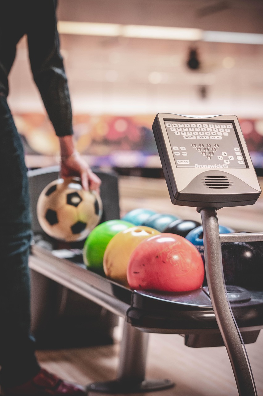 Em 9 de setembro de 1895, foi organizado, em Nova York, o Congresso Americano de Boliche - American Bowling Congress-ABC. Anos mais tarde, em 1916, aconteceu o The Women’s International Bowling Congress-WIBC.
