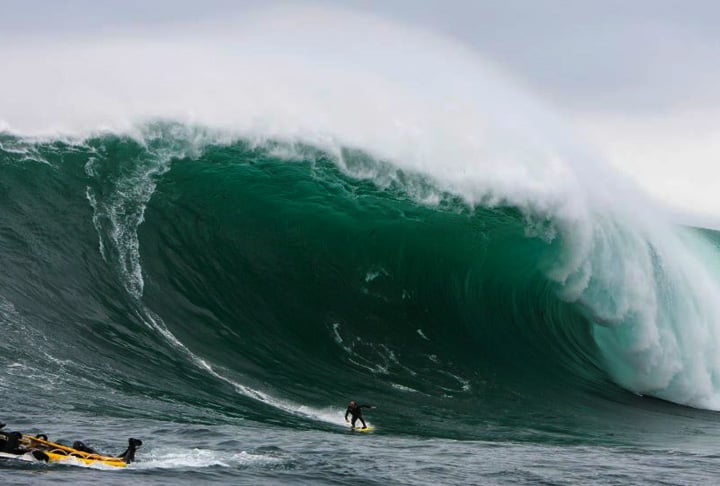 Além de Jaguaruna, vários locais ao redor do mundo são famosos e reverenciados pela comunidade do surfe por gerarem ondas gigantes. Confira alguns!